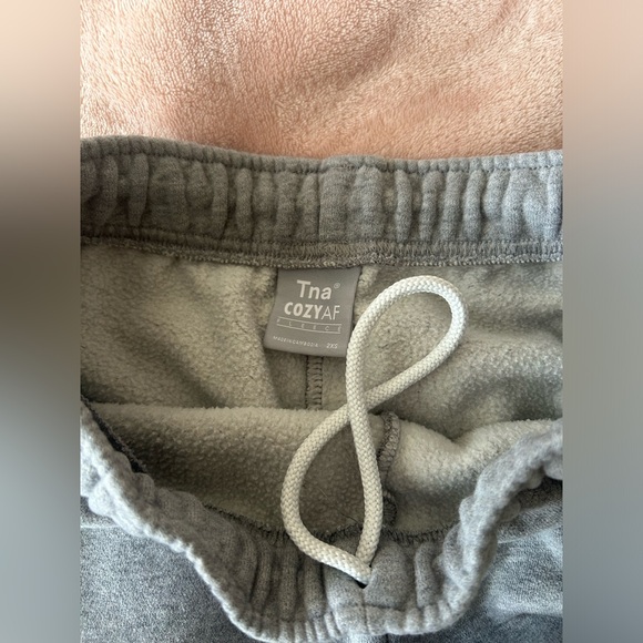 grey aritzia sweatpants - Picture 2 of 2